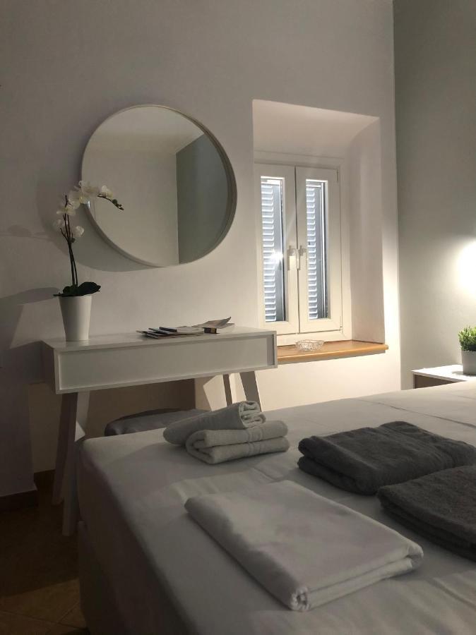 Amaryllis Suites Santorini Фіра Екстер'єр фото