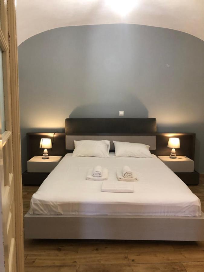 Amaryllis Suites Santorini Фіра Екстер'єр фото